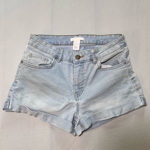 H&M low waisted light blue Jean shorts🐣